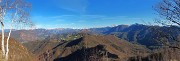 11 Vista panoramica verso Val Brembana, Val Serina e Alben salendo in Corna Bianca 